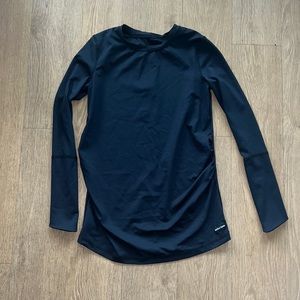 Arctic Lynx black long-sleeved maternity top